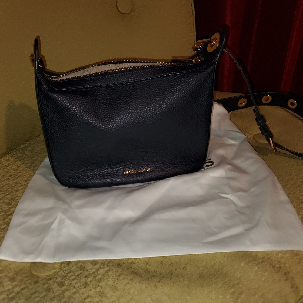 100% Authentic Michael Kors Messenger/Crossbody